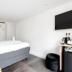 Fazantisch For 2 With Private Parking Zandvoort