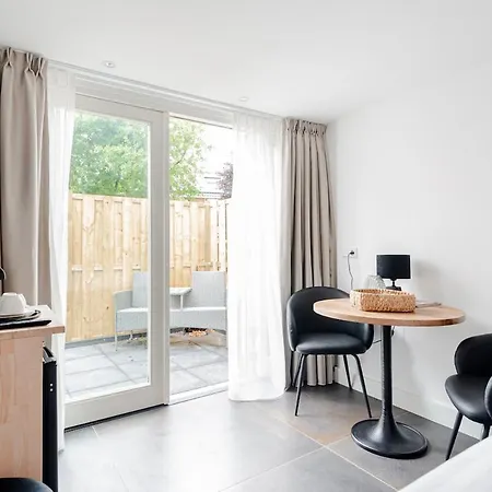 Fazantisch Studio For 2 With Private Parking Zandvoort