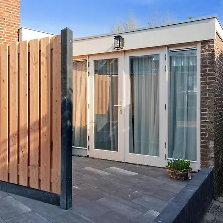 Fazantisch For 2 With Private Parking Zandvoort