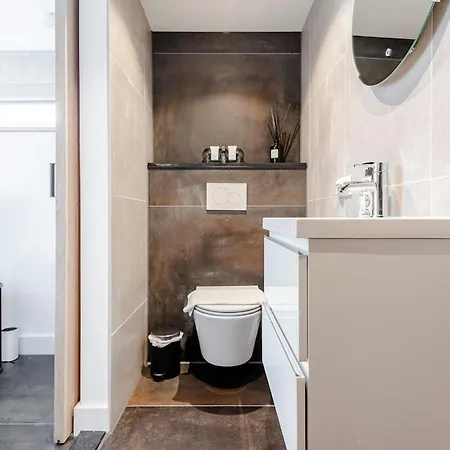 Fazantisch For 2 With Private Parking Appartement Zandvoort